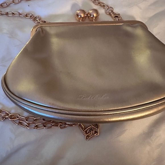 Ted Baker gold evening bag with long chain and kiss lock closure - Picture 5 of 9